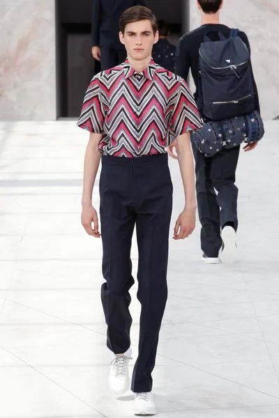 Look 33